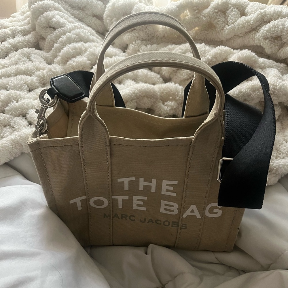 Authentic Marc Jacob’s Tote bag mini small size in beige
